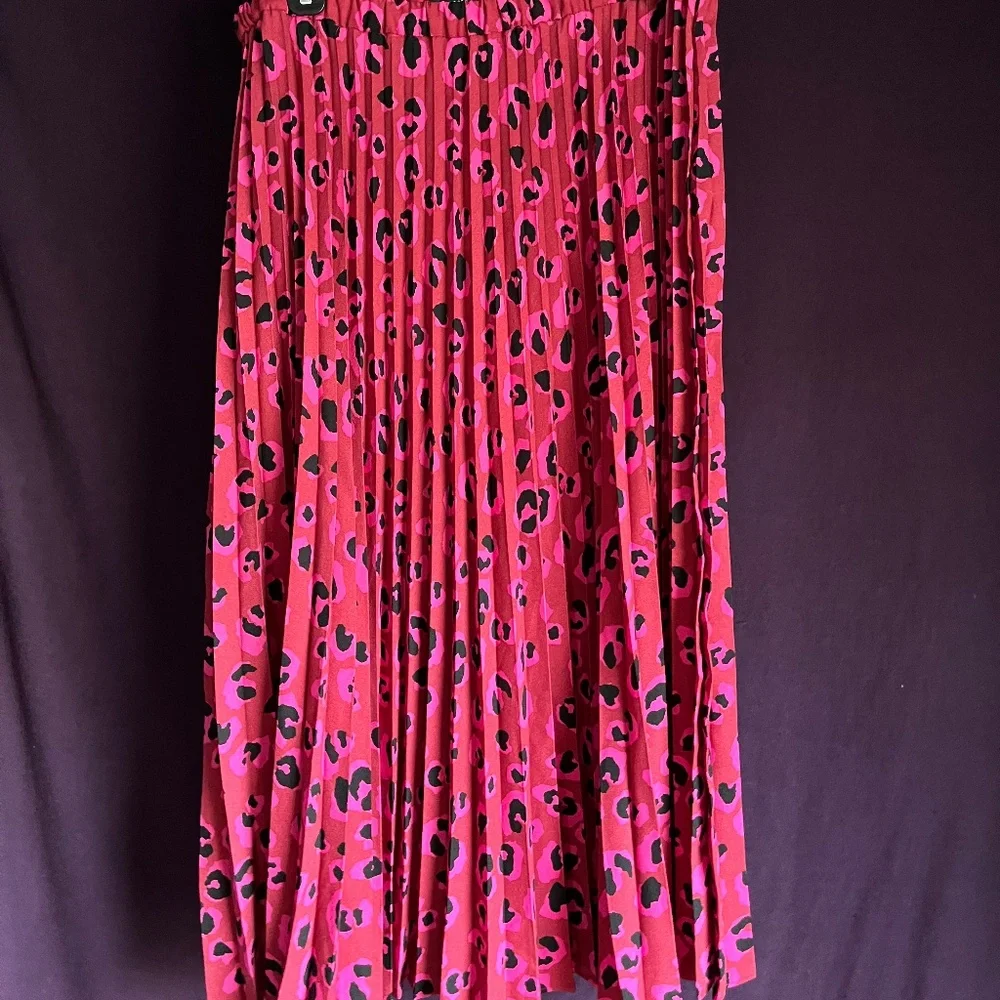 Pink Animal Print Pleated Skirt - Picture 1 of 5